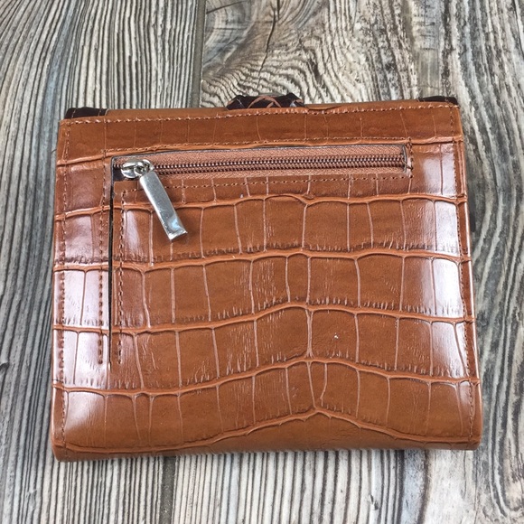 Beautiful 100% Leather Women’s Wallet New WOT - Picture 2 of 8